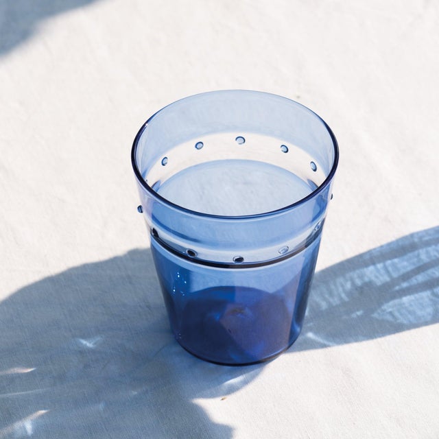 The "A Pallini" tumbler by Zafferano embodies elegance and craftsmanship. This refined tumbler, made of mouth-blown...