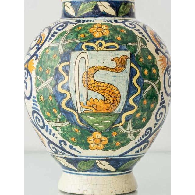 19th Century Italian Renaissance Revival Ceramic Table Lamp with New Pleated Silk Lampshade, 1880s For Sale - Image 5 of 13