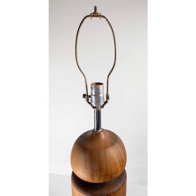 Wood Mid 20th Century Mid-Century Modern Sculptural Architectural Turned Walnut Table Lamp For Sale - Image 7 of 10