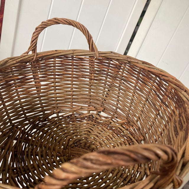 Early 20th Century French-Style Woven Willow Round Gathering Basket For Sale - Image 12 of 12
