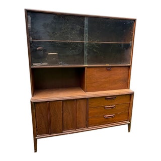 1969 Mid-Century Modern Broyhill Walnut and Laminate Hutch For Sale