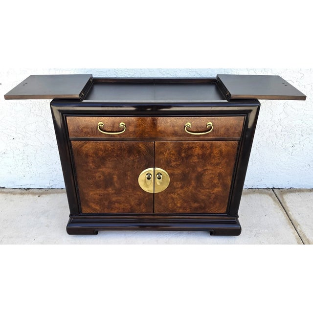 Chinoiserie Vintage Bernhardt Chinese Style Rolling Dry Bar Cabinet Buffet Sideboard For Sale - Image 3 of 17