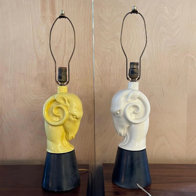 Mid 20th Century Hollywood Regency Yellow Ceramic Ram's Head Table Lamp For Sale - Image 4 of 9