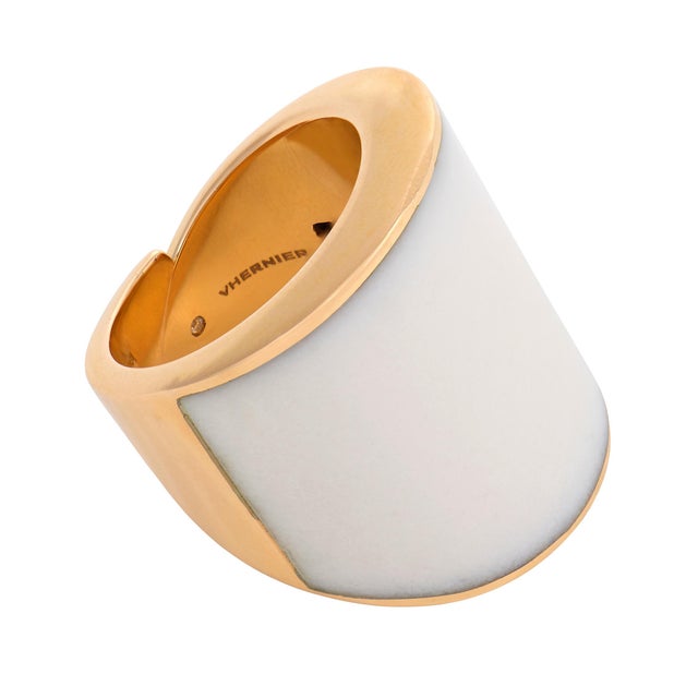 1980s Vhernier Cacholong 18k Rose Gold Vague Ring, Size 7.5 For Sale - Image 4 of 7