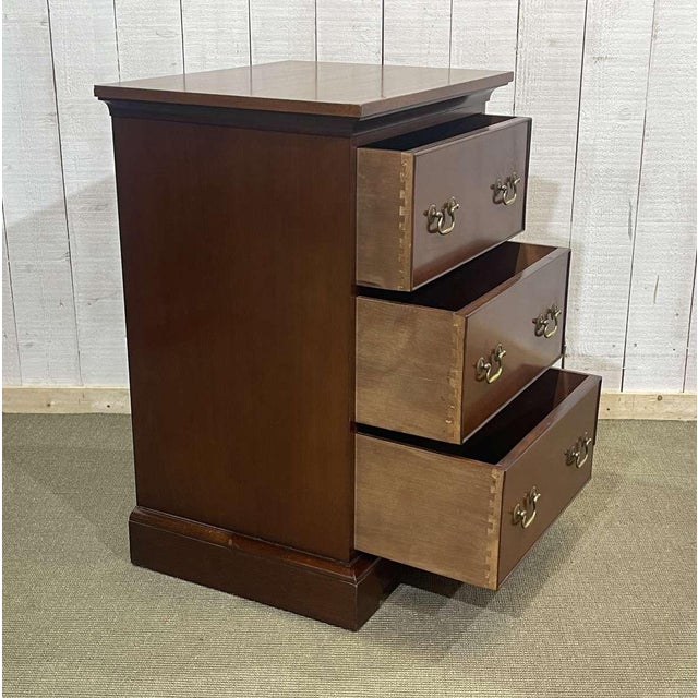 English Mahogany Chest of Drawers, 1950s For Sale - Image 3 of 12