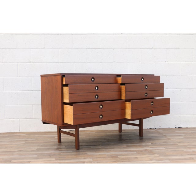 1960s Mid-Century Modern 6-Drawer Walnut Dresser by United Furniture | Refinished Credenza, Circa 1960s For Sale - Image 5 of 18