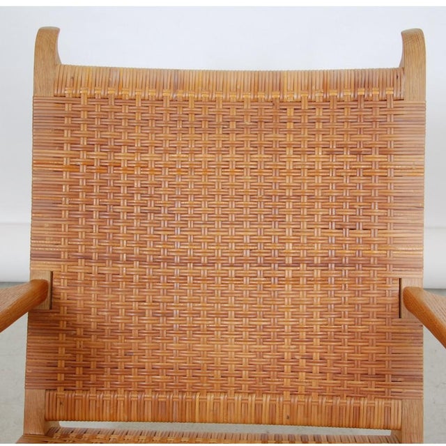 Carl Hansen & Søn CH-27 Lounge Chair in Oak by Hans Wegner for Carl Hansen & Søn, 1960s For Sale - Image 4 of 18