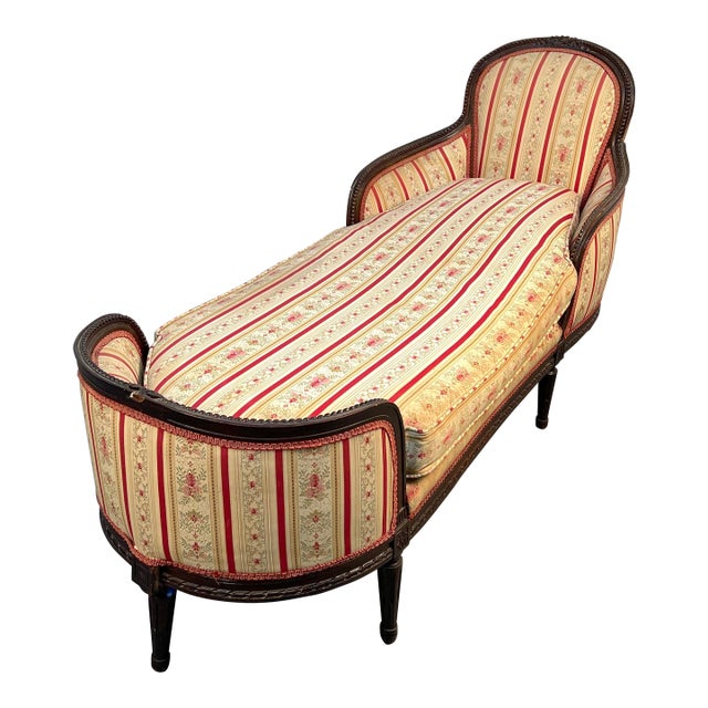 Early 20th Century French Provincial Style Chaise Lounge Settee For Sale