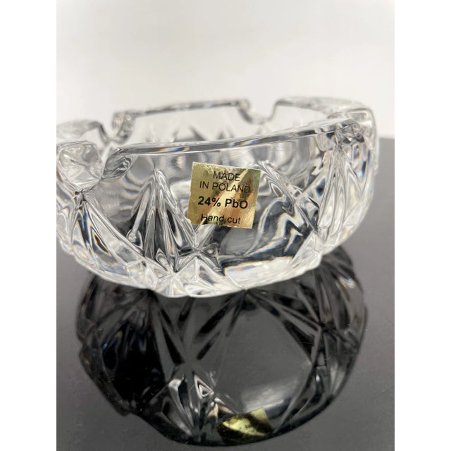 Discover timeless elegance with this vintage Polish crystal ashtray. Crafted with precision and adorned with intricate...
