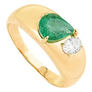Chunky 18k Gold Emerald Diamond Contemporary Cocktail Ring Size 8 For Sale