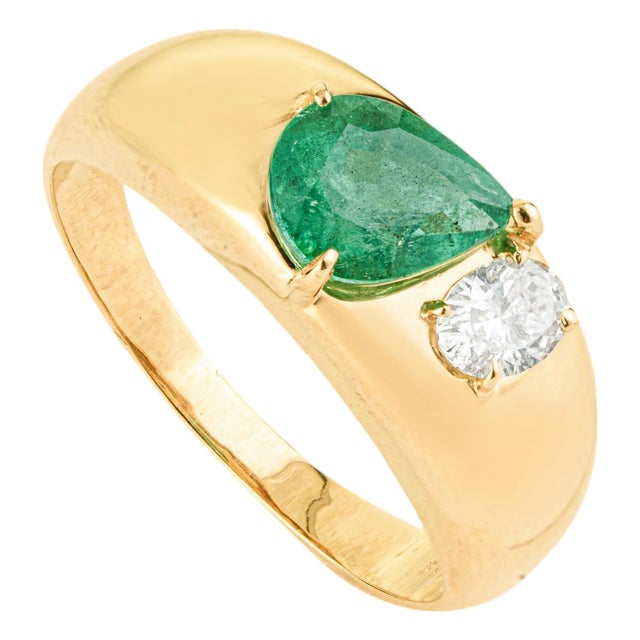 Chunky 18k Gold Emerald Diamond Contemporary Cocktail Ring Size 8 For Sale
