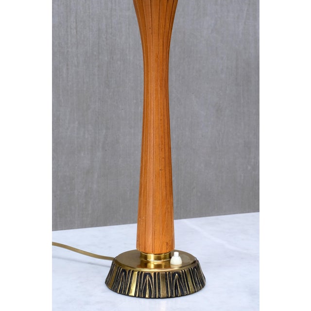 ASEA Model E1141 Table Lamps in Oak and Brass by Bo Råman for Asea, Sweden, 1950s, Set of 2 For Sale - Image 4 of 13
