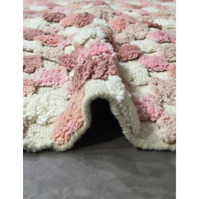 Textile Pink Textured Checkered Rug - 9.4 X 8 Ft For Sale - Image 7 of 8