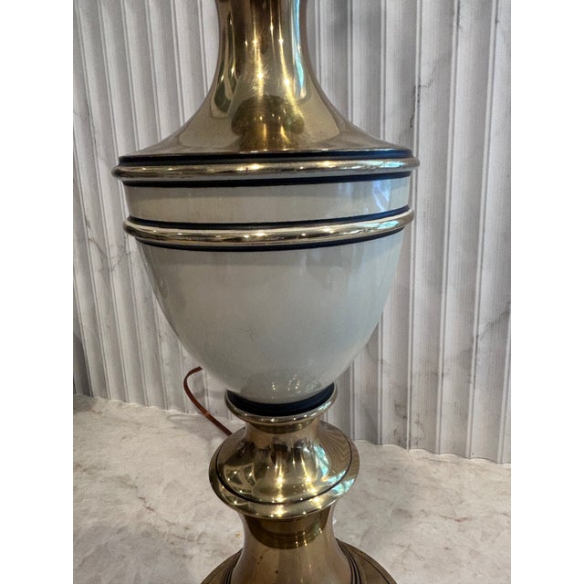 Hollywood Regency Vintage Hollywood Regency Brass and Enamel Table Lamp For Sale - Image 3 of 9