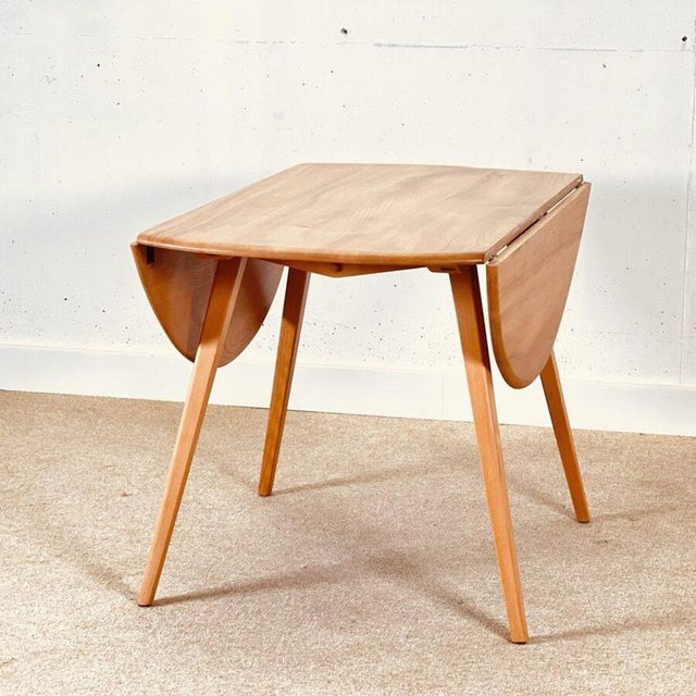 Lucian Ercolani designed and manufactured this table in the 1960s in the UK for the well-known furniture brand Ercol ....