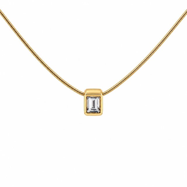 Early 21st Century 14k Yellow Gold Bezel-Set Emerald Cut Diamond Necklace For Sale - Image 5 of 7