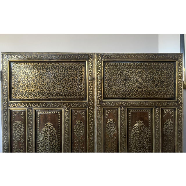 1970s 1970s Mahogany Bogart Chest With Brass Inlay For Sale - Image 5 of 18