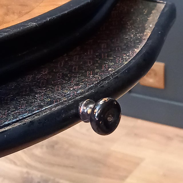 Dutch Wine Table in Walnut For Sale - Image 5 of 16