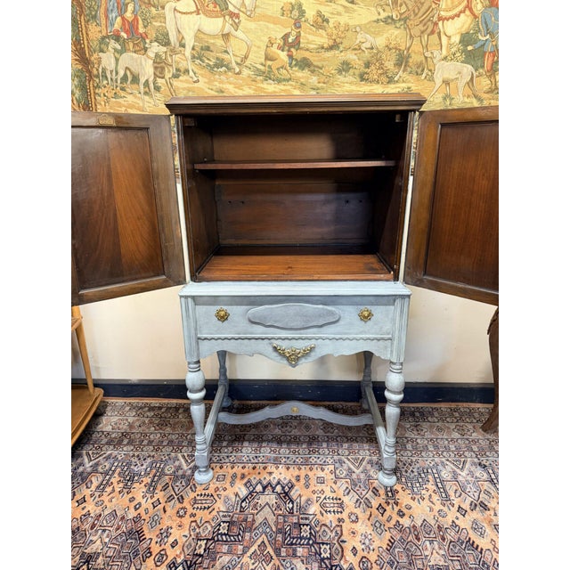 1930s Vintage American William & Mary Style Painted Cabinet, 1930s For Sale - Image 5 of 10