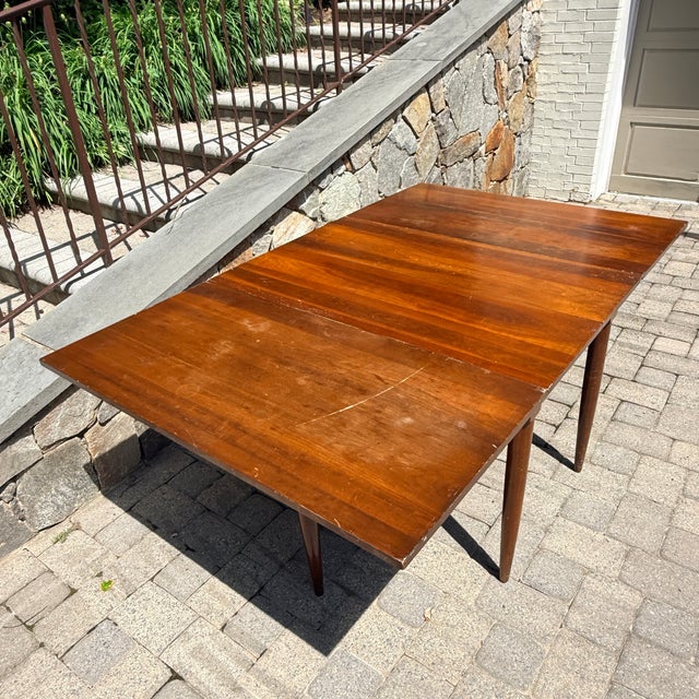 Willett Furniture Vintage Willett Solid Cherry Transitional Drop Leaf Dining Table For Sale - Image 4 of 11