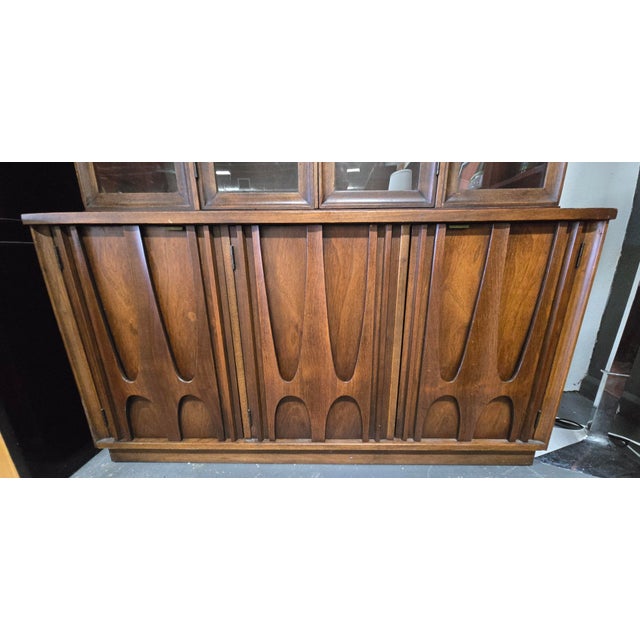 Mid-Century Modern 2 Piece Walnut Hutch by Broyhill Brasilia For Sale - Image 9 of 11