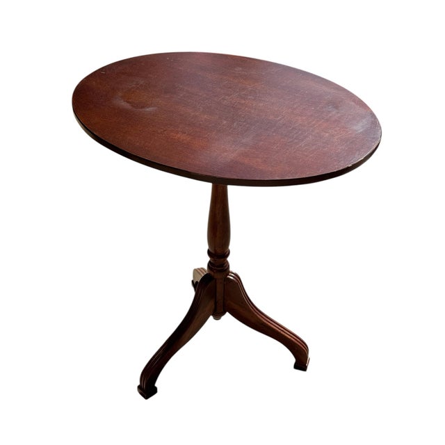 English 1990s Oval Tilt Top Pedestal Wood Side Table by Bombay Company For Sale - Image 3 of 8