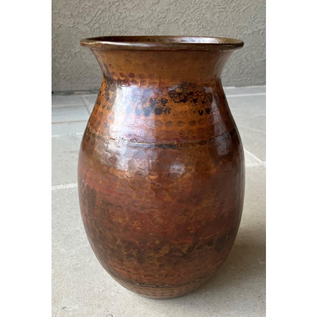 Rustic European Early 20th-Century Rustic Cramp Seam Traditional Martelage Copper Vessel For Sale - Image 3 of 18
