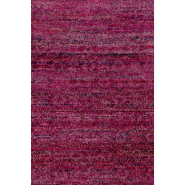 Rug & Kilim’s Contemporary Rug in Pink and Red Striae For Sale In New York - Image 6 of 8