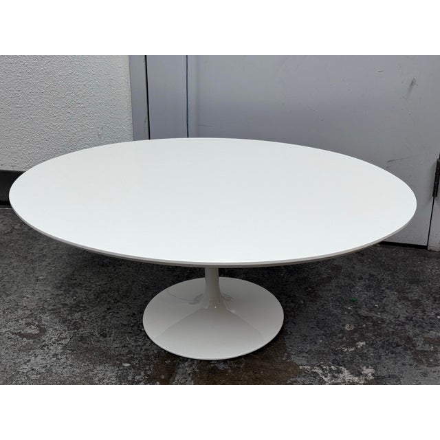 White Alivar Italian Eero Saarinen Style Coffee Table For Sale - Image 8 of 12