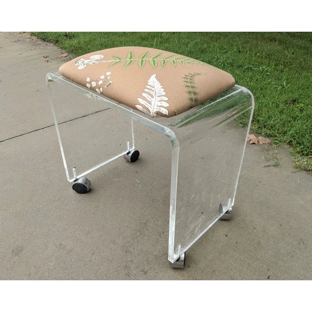 The House of Scalamandr�� Elsie De Wolfe Vintage Lucite Vanity Stool Bench For Sale - Image 11 of 12