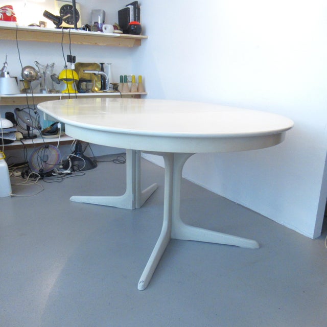 Mid-Century Modern Round Extendable Dining Table, Denmark, 1960s For Sale - Image 3 of 18
