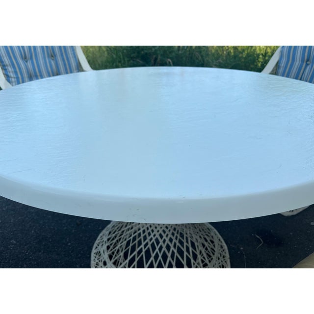 Mid-Century Modern Spun Fiberglass 5 Pieces Round Dining Table 4 Chair Russel Woodard Outdoor Set For Sale - Image 3 of 14