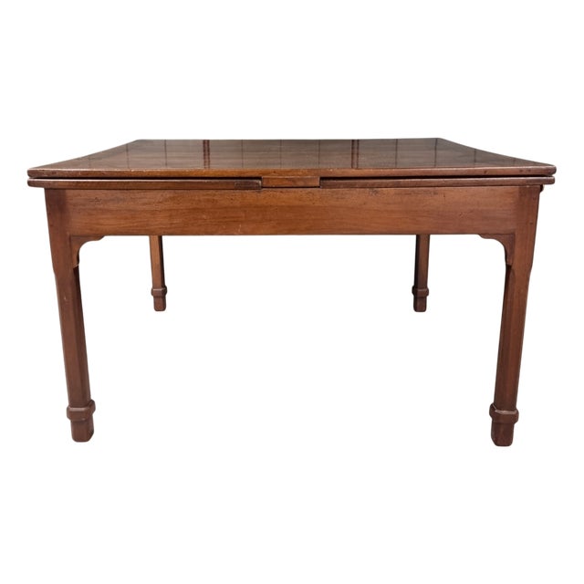 Extendable Table in Walnut, 1770 For Sale