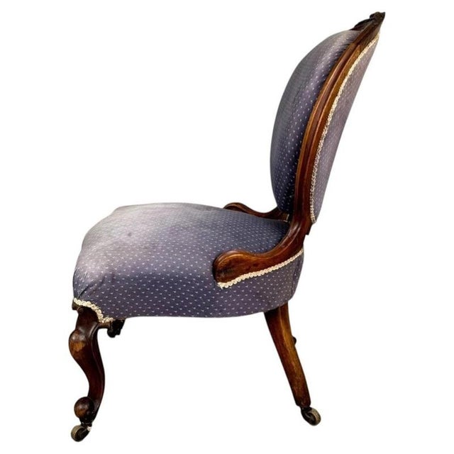 Victorian Mahogany Spoon Back Nursing Chair with Carved Cabriole Legs, 1850 For Sale - Image 3 of 7