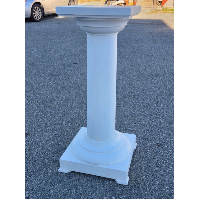19thc American Victorian Pedestal Pine Painted White, Very Strong. For Sale - Image 11 of 14