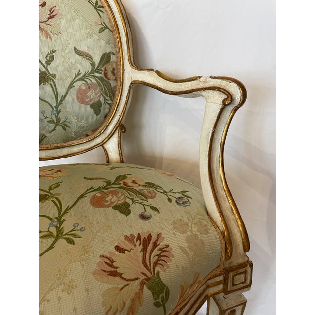 19th Century Italian Painted and Parcel Gilt Fauteuil For Sale - Image 4 of 10