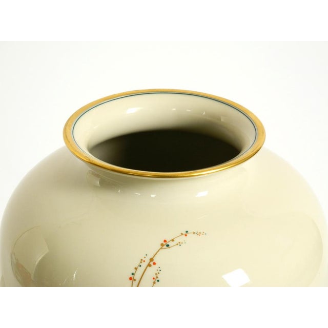 Light Blue Porcelain Vase with Hand-Painted Wildlife Motifs from PMR Bavaria Jaeger & Co., 1940s For Sale - Image 11 of 18