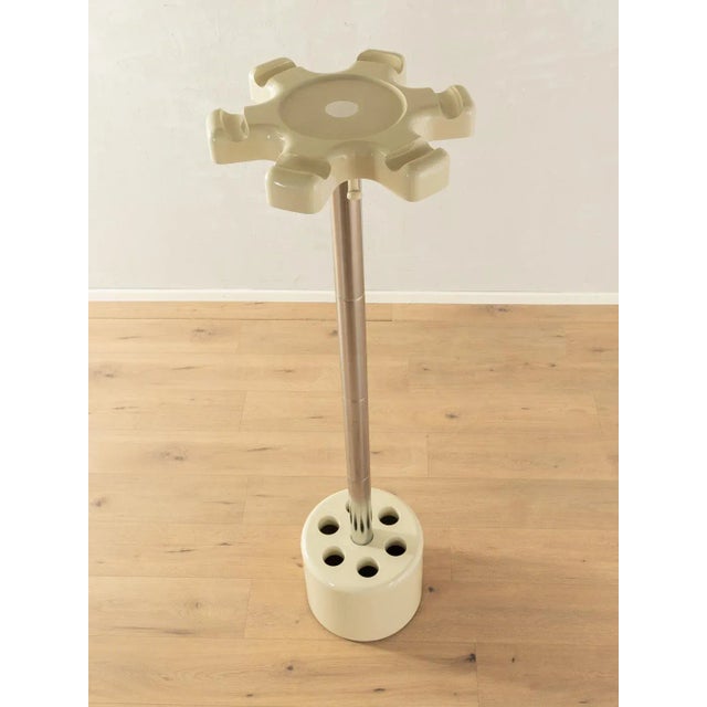 Mid-Century Modern Space Age Model VIP Coat Rack from Roberto Lucci & Paolo Orlandini, 1970s For Sale - Image 3 of 11