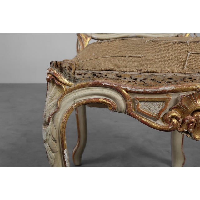 French Louis XV Chair in Carved Wood For Sale - Image 5 of 14