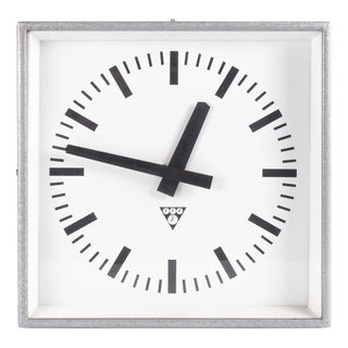 Pragotron C 301 Clock, 1980s For Sale