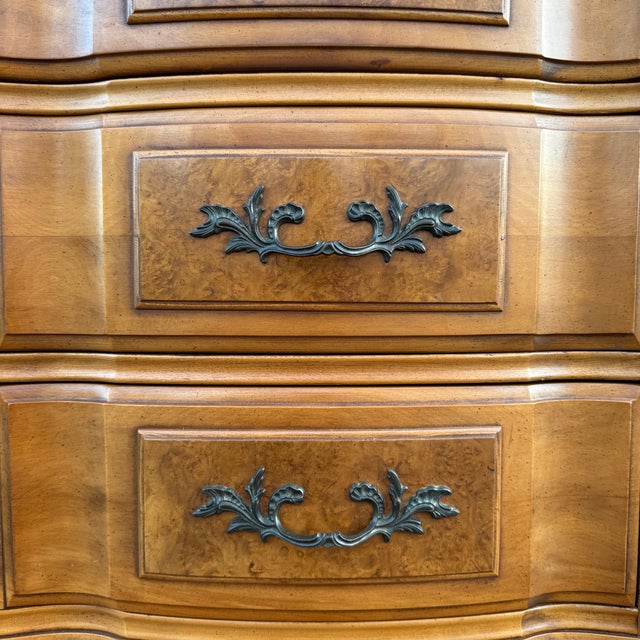 Monumental Thomasville French Louis XV Maple & Burl Wood 6 Drawer Chest on Chest Highboy Dresser For Sale - Image 10 of 16