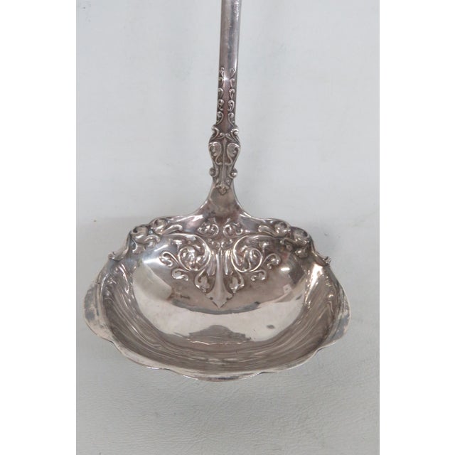 1847 Rogers Bros Large Punch Soup Ladle 1904 Xs Triple Silverplate Utensil 5004b For Sale - Image 4 of 12