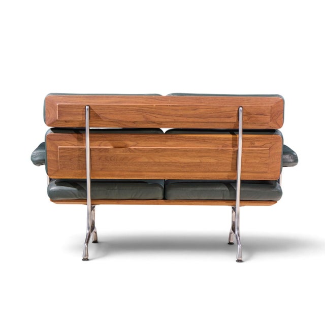 Charles & Ray Eames for Herman Miller Model Es108 Mid Century Walnut and Leather Two-Seat Sofa For Sale In Chicago - Image 6 of 10