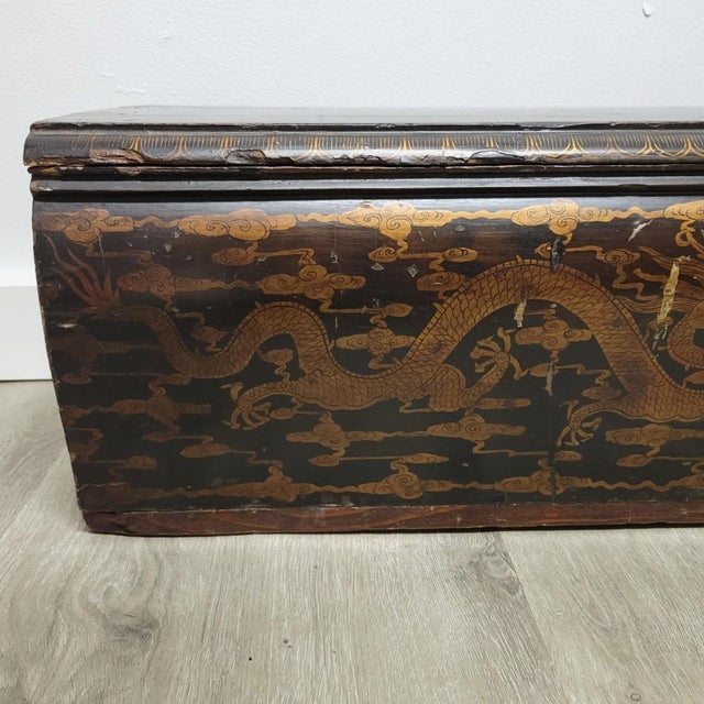 19th C Chinese Lacquered Gold Dragon Scroll Box, 4 Feet Long For Sale - Image 4 of 15