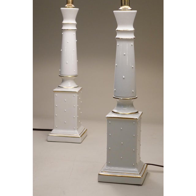 Matched Pair Lenox Quoizel Neoclassic Hollywood Regency Modern Column Porcelain Table Lamps 1960's For Sale In Los Angeles - Image 6 of 14