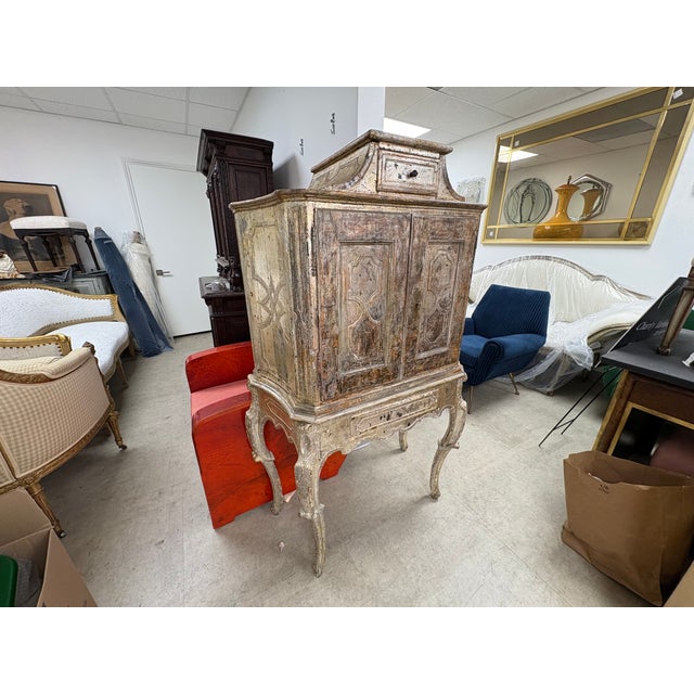 Rococo 18th Century Venetian Baroque Silver Giltwood Cabinet For Sale - Image 3 of 17