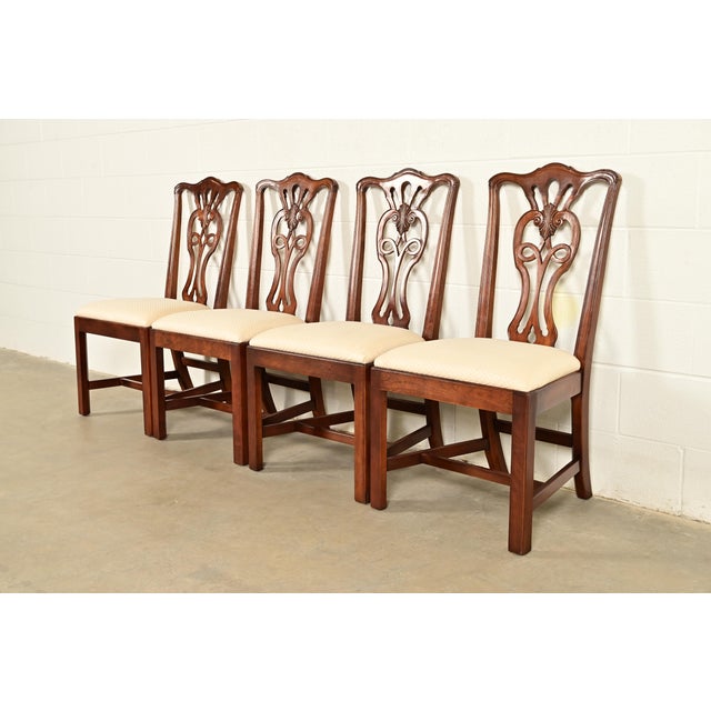 English Henredon Georgian Carved Mahogany Dining Chairs, Set of Four For Sale - Image 3 of 14