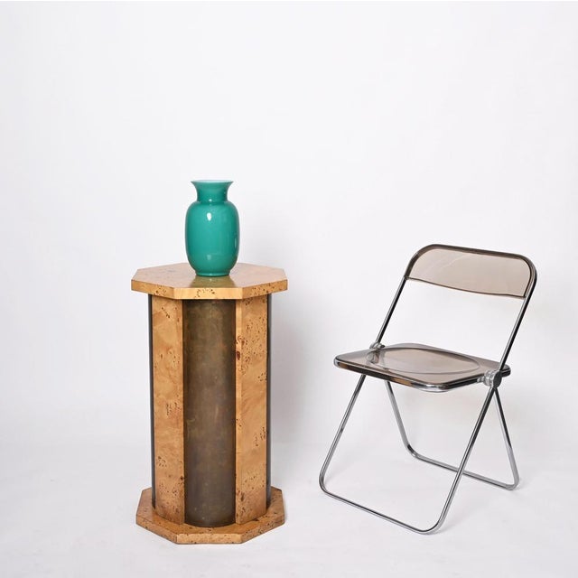 Octagonal Pedestal in Burl Wood and Brass by Tommaso Barbi, Italy, 1970s For Sale - Image 11 of 18