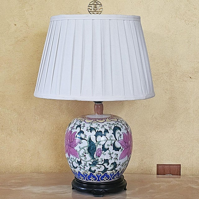 Vintage Chinese Famille Rose Porcelain Ginger Jar Table Lamp – Floral Chinoiserie, 24” For Sale In Washington DC - Image 6 of 18