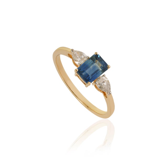 VR Jewels 14k Gold 1.22ct Octagon Blue Sapphire & Pear Diamonds Three Stone Ring Size 4 For Sale - Image 4 of 18